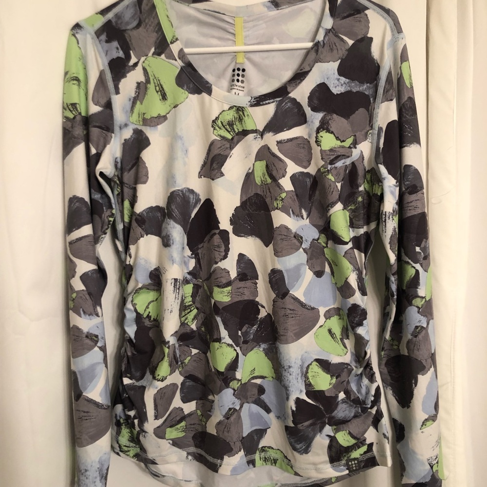 Title Nine Long Sleeve Top